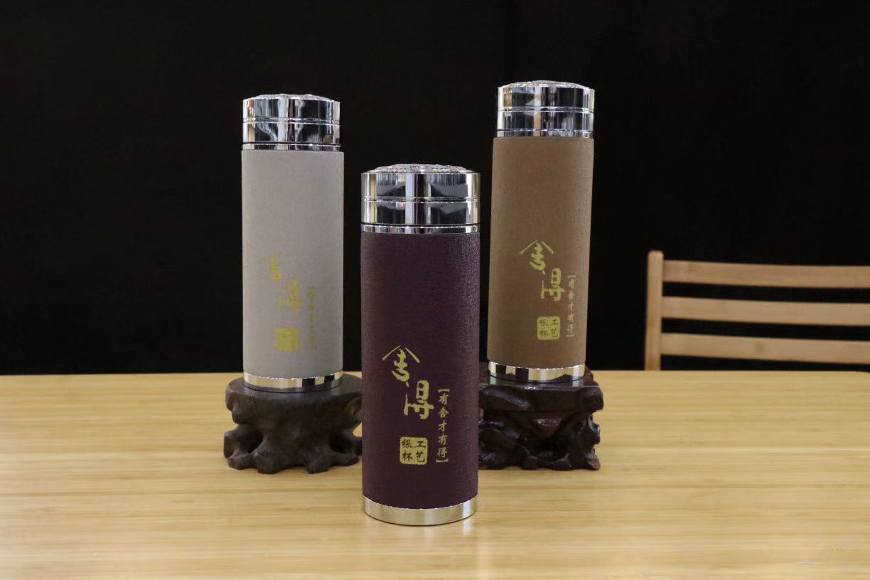 8728ab3230a6e44c60552c81335edea